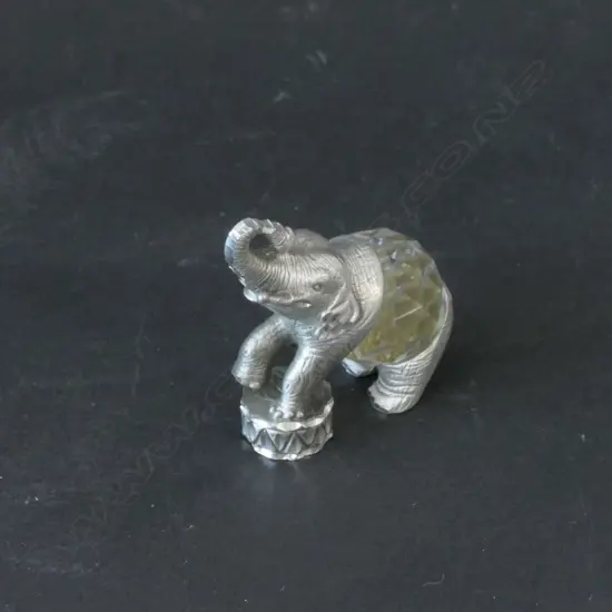 SWAROVSKI BOXED CIRCUS ELEPHANT H 40 MM