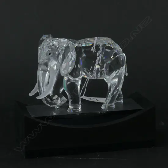 SWAROVSKI BOXED ELEPHANT 1993 WITH STAND H 90 MM