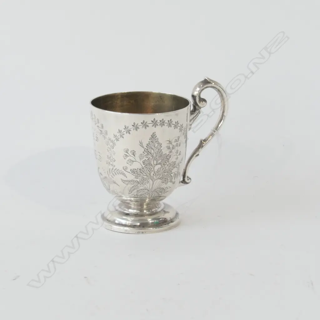 SILVER CHRISTENING MUG Image 1++