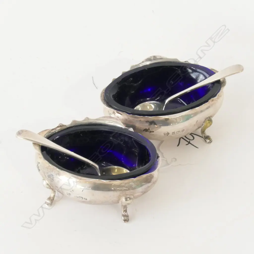 PAIR OF STERLING SILVER SALTS WITH SPOONS 93GM GLASS LINERS Image 1++