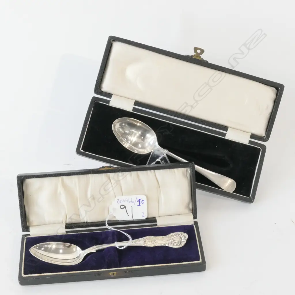 2 S/S BOXED CHILD'S SPOONS GLASGOW 1846 / SHEFFIELD 1923 Image 1++