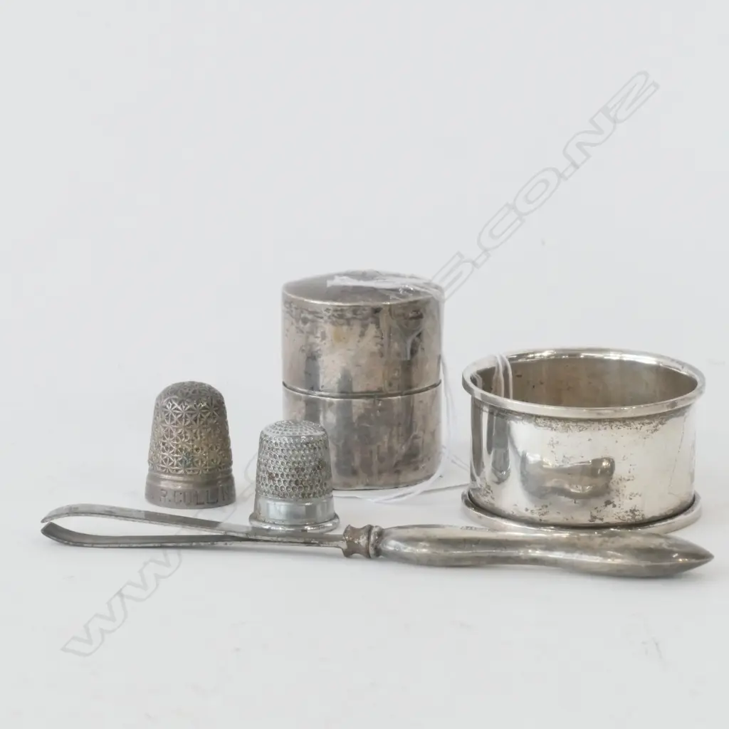 STG SILVER NAPKIN RING +SILVER HANDLED TWEEZERS/ EP THIMBLES AND VESTA APPROX 55 GMS  Image 1++