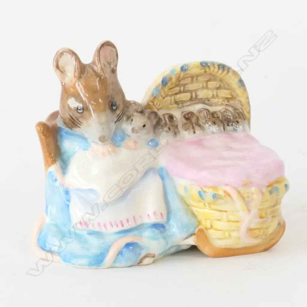  BESWICK FIGURINE: BEATRIX POTTER HUNCA MUNCA Image 1++