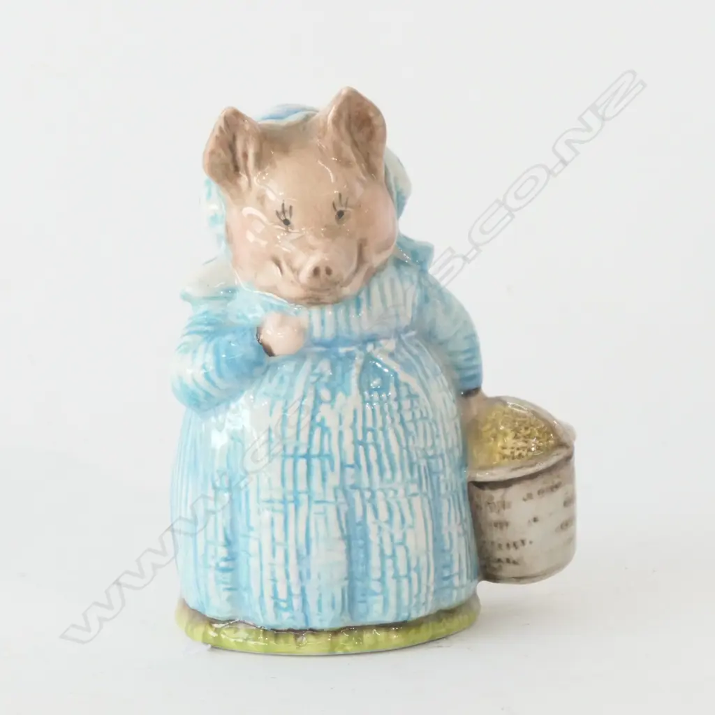 ROYAL ALBERT FIGURINE: BEATRIX POTTER AUNT PETTITOES Image 1++