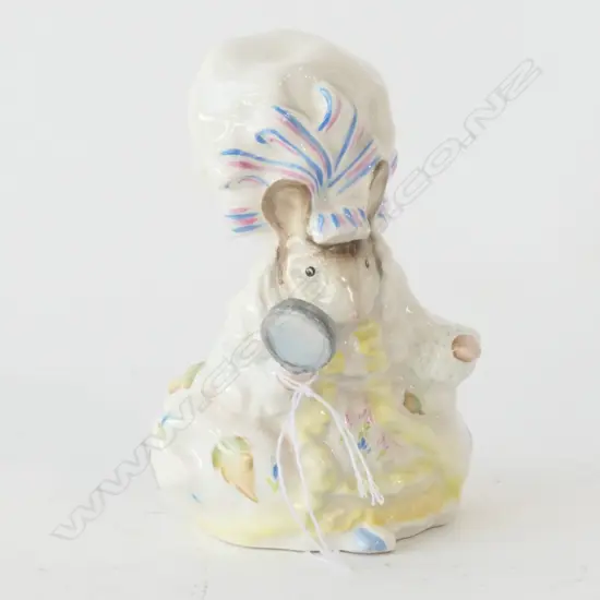 ROYAL DOULTON FIGURINE: BEATRIX POTTER LADY MOUSE