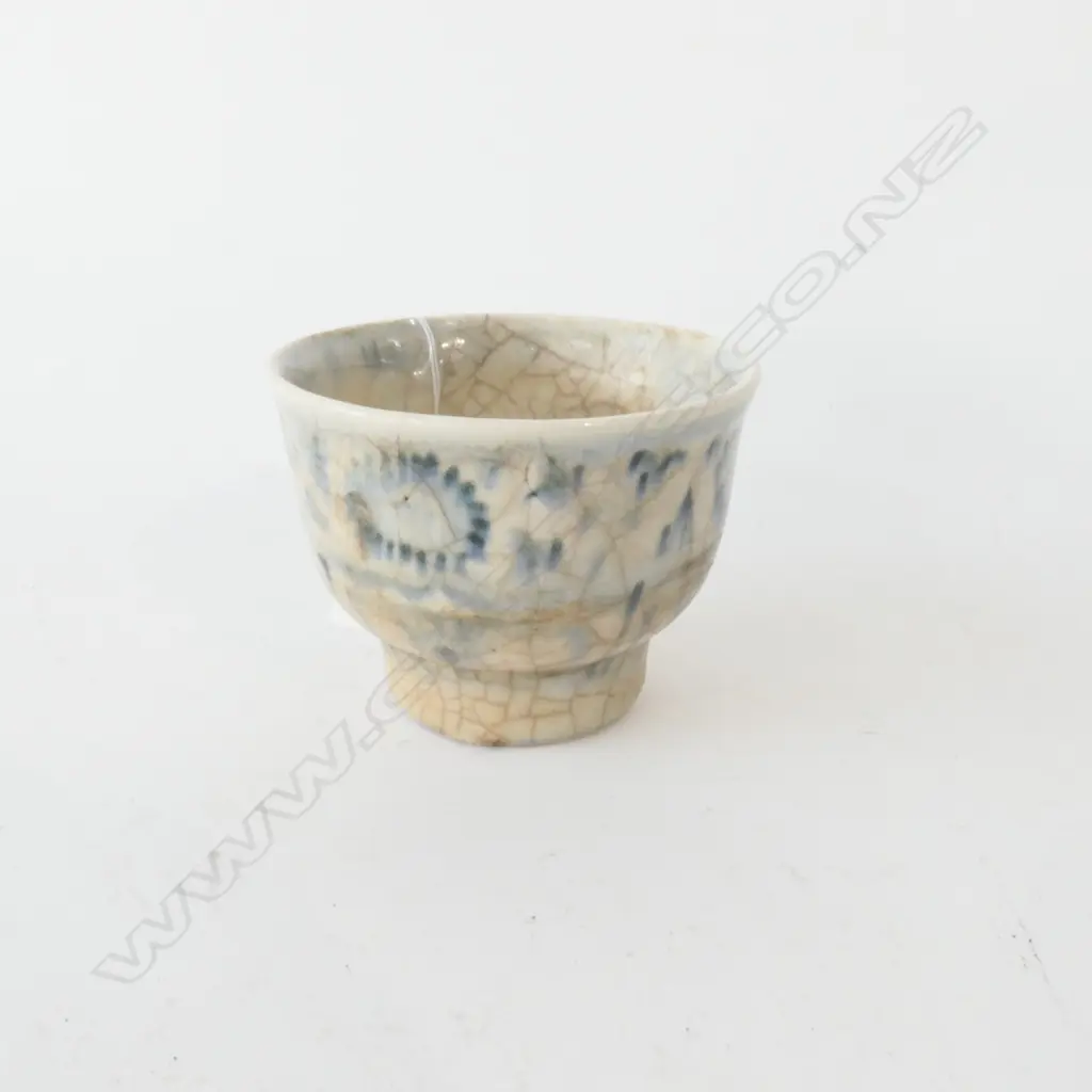 HEAVY CHINESE PORCELAIN WINE CUP w BLUE AND WHITE CRACKLE GLAZE H.70mm Image 1++