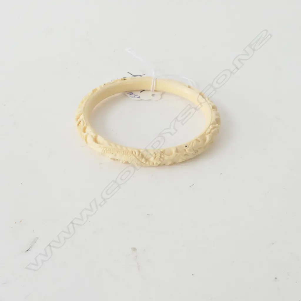 VINTAGE CARVED IVORY BANGLE DIA.75mm  Image 1++