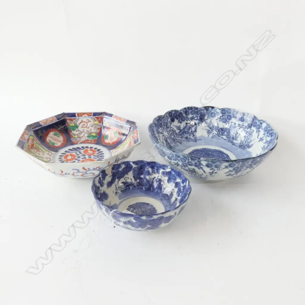 3 ASIAN BOWLS LARGEST 250MM DIA Image 1++