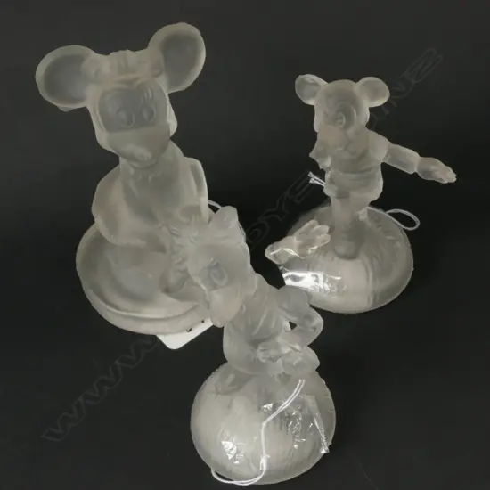 3 WALT DISNEY PRODUCTIONS FROSTED GLASS MINNIE MOUSE/MICKEY A/F AND DAISY DUCK H 120 MM