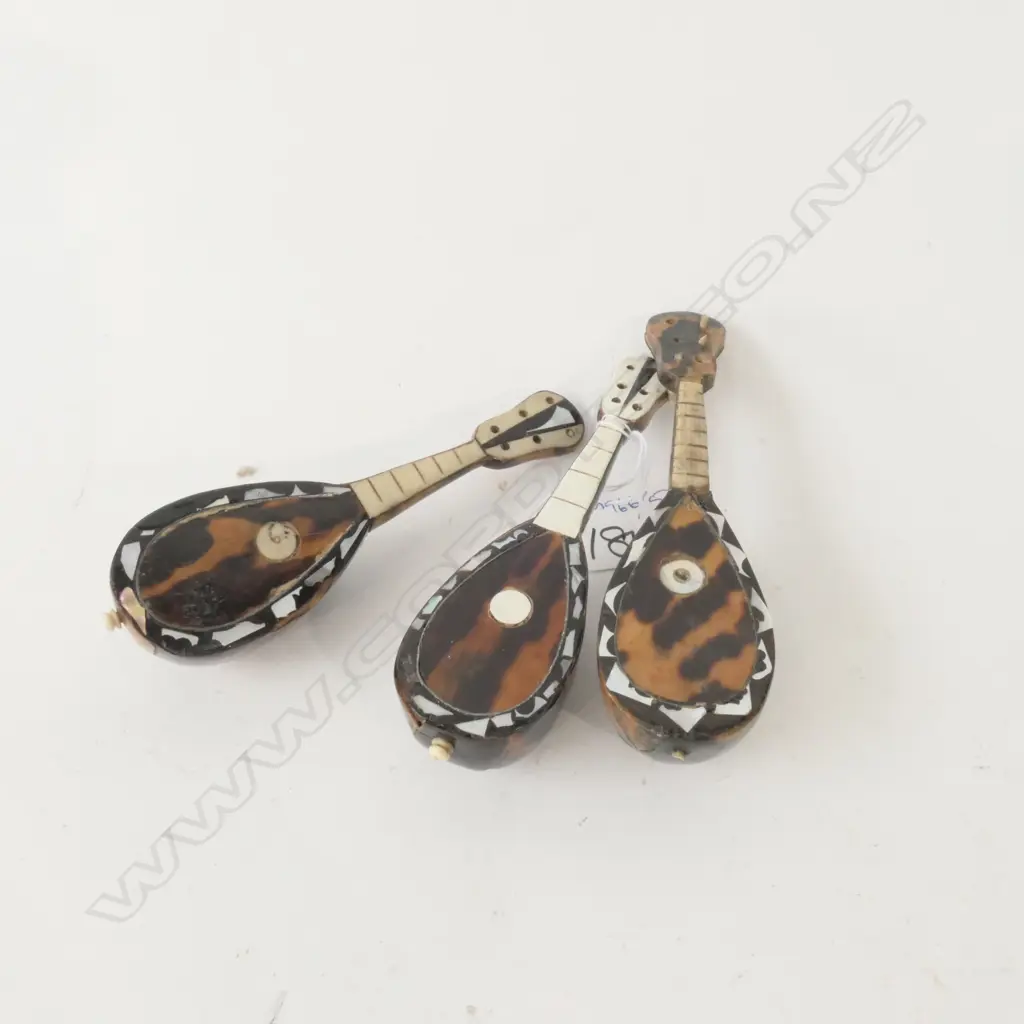 3 VICTORIAN TORTOISESHELL MANDOLINS Image 1++