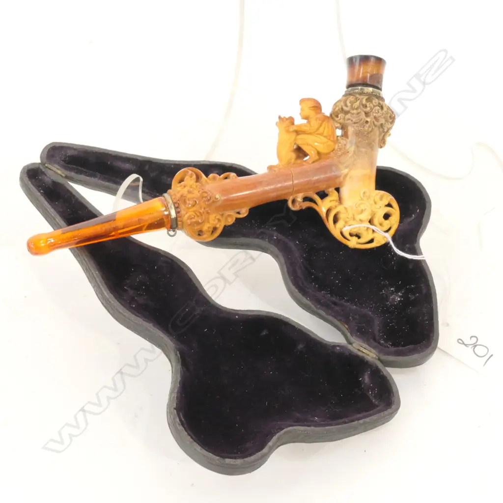 MEERSCHAUM PIPE OF BOY AND OG - AMBER STEM IN LEATHER CASE A/F Image 1++