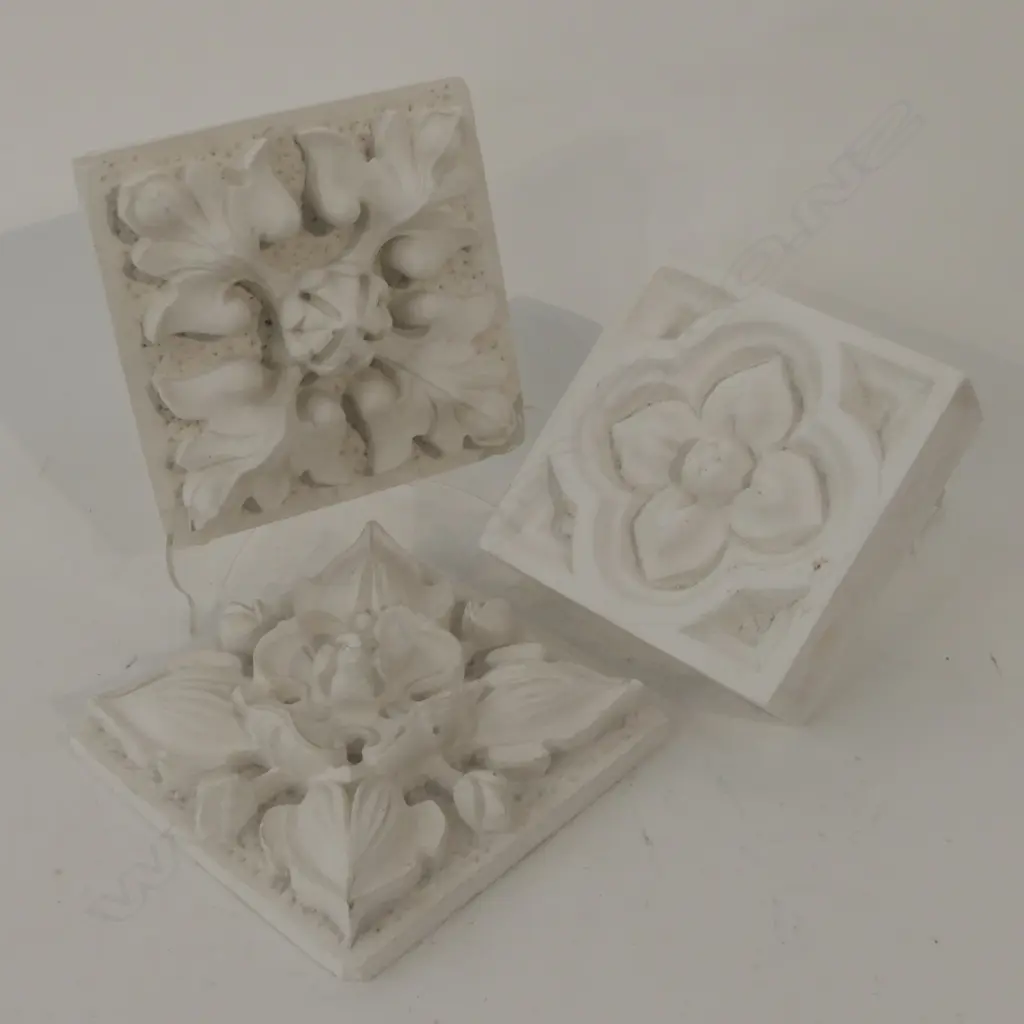 3 SQUARE PLASTER PLAQUES Image 1++