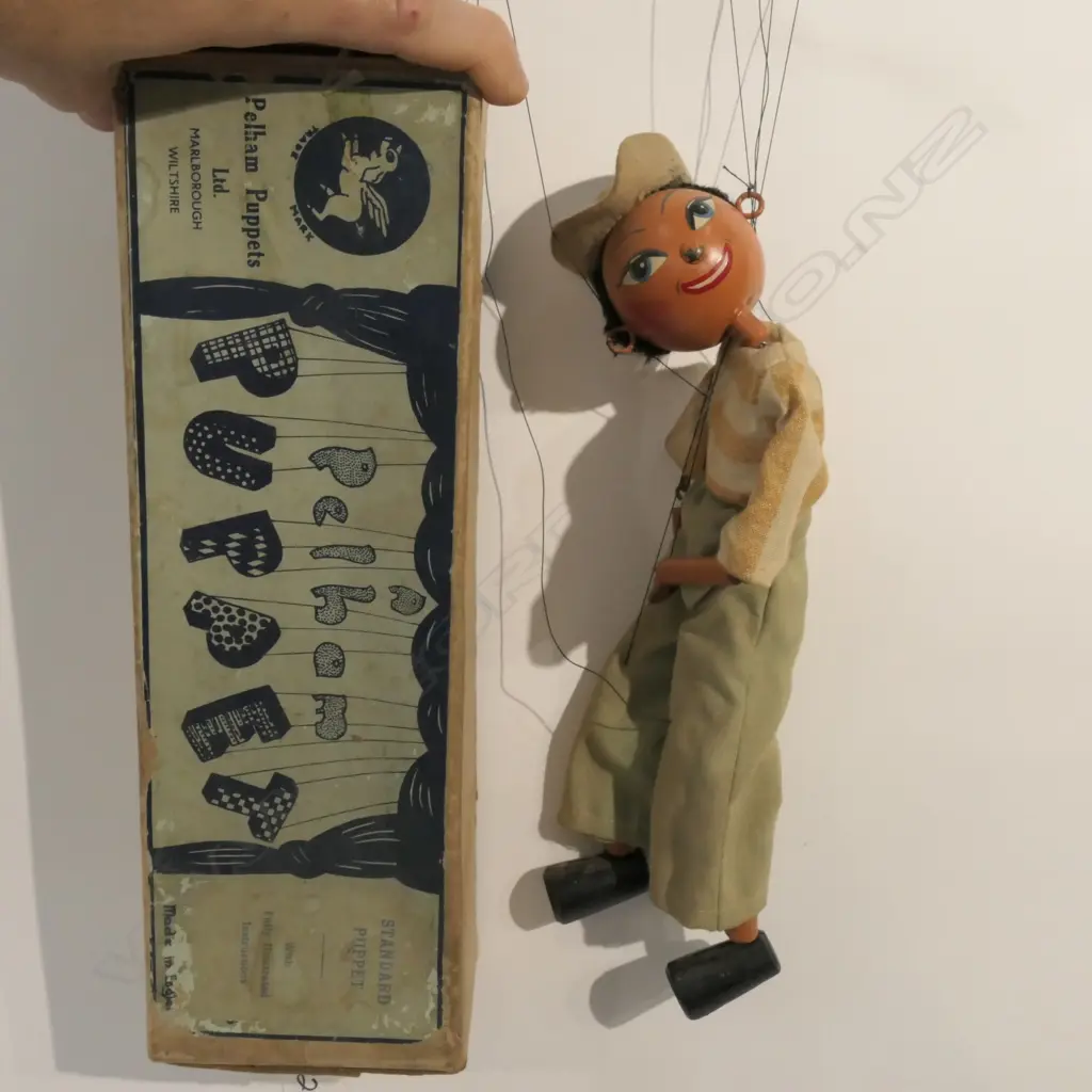 BOXED PELHAM PUPPET OF A YOUNG WOMAN BOX 340 MM Image 1++