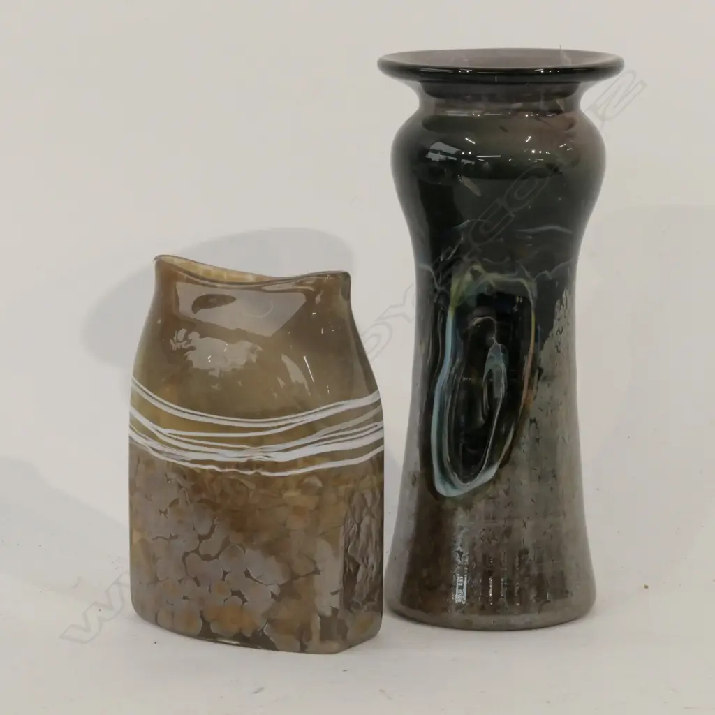Two art glass vases by Peter Goss Image 1++