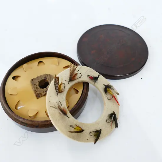 HARDYS BAKELITE CAST HOLDER 100 DIA