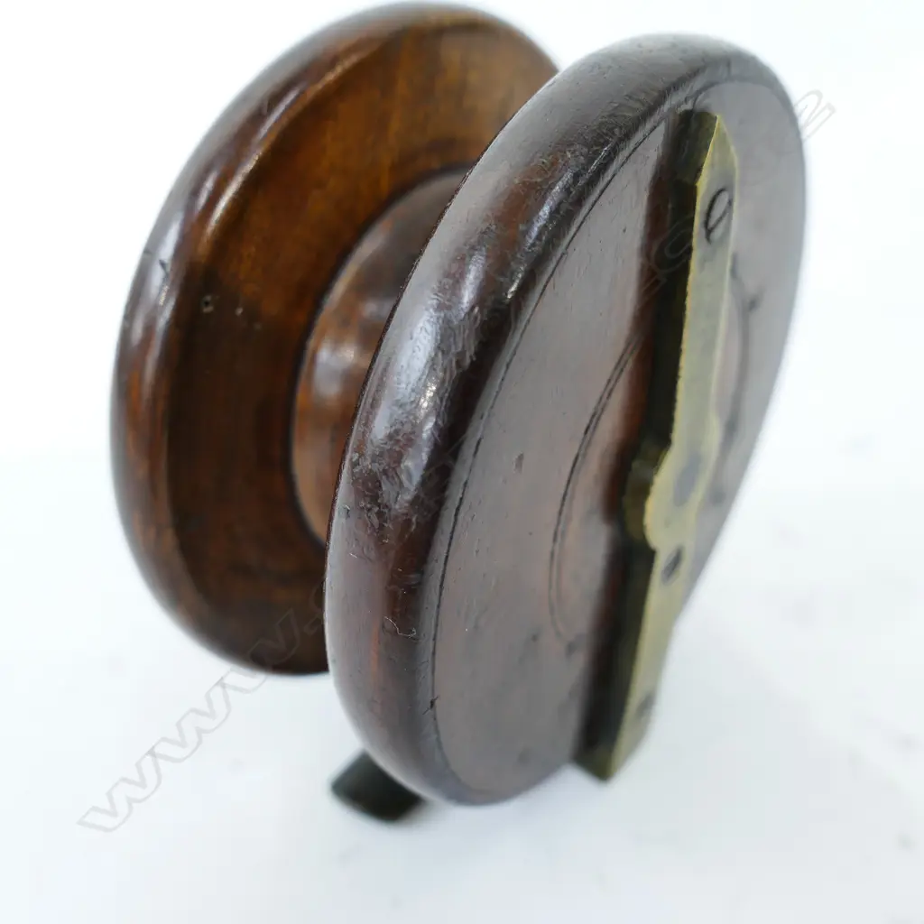 4'' X 2'' CATHEDRAL BACKED REEL Image 1++