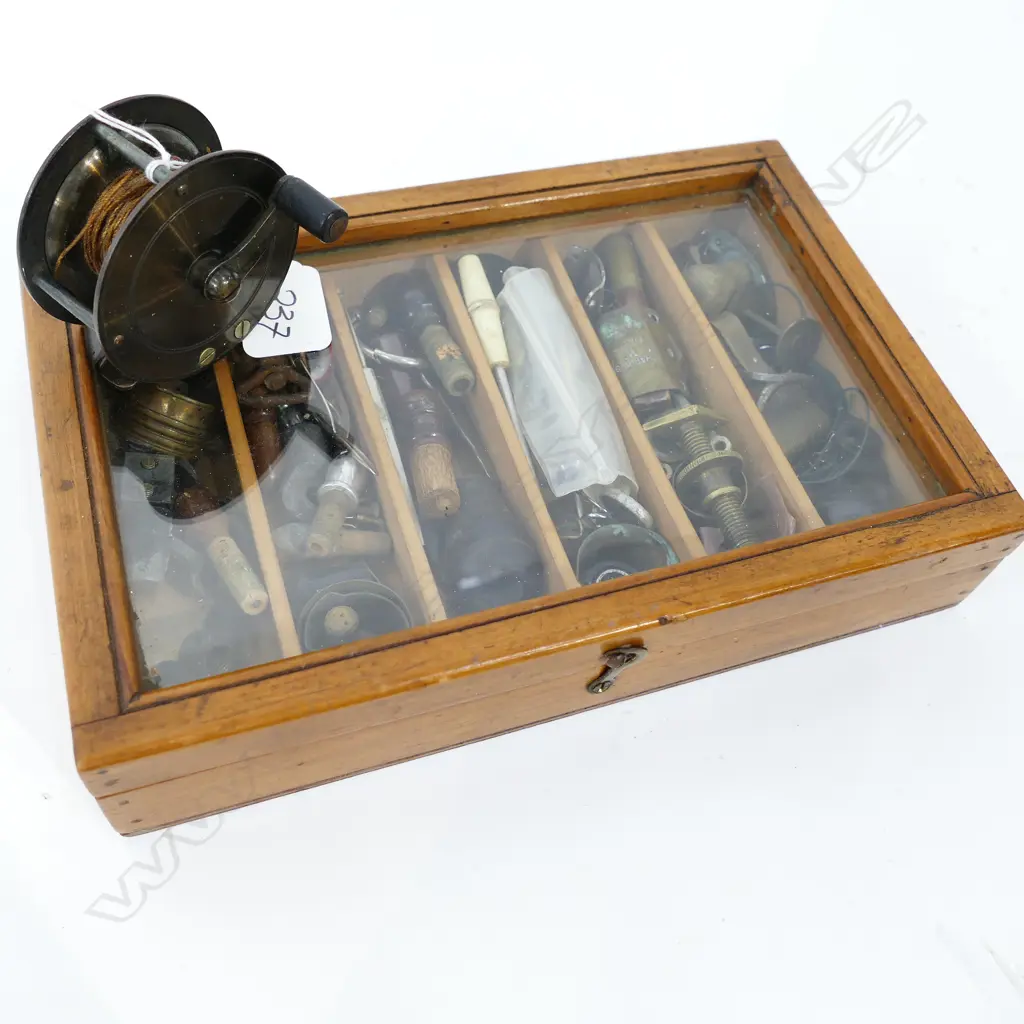 2 1/2'' ALL BRASS REEL AND SMALL BOX WITH 6 COMPARTMENTS Image 1++
