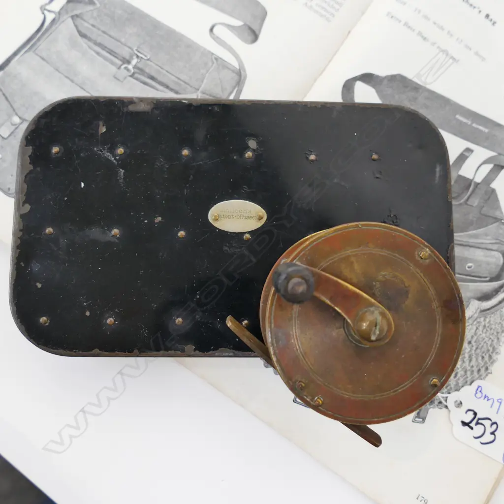 2 1/4'' BRASS 'ALLCOCKS' CENTRE PIN REEL, ANGLERS GUIDE, FLY TIN, TWO SPOOLS AND PHOTO Image 1++