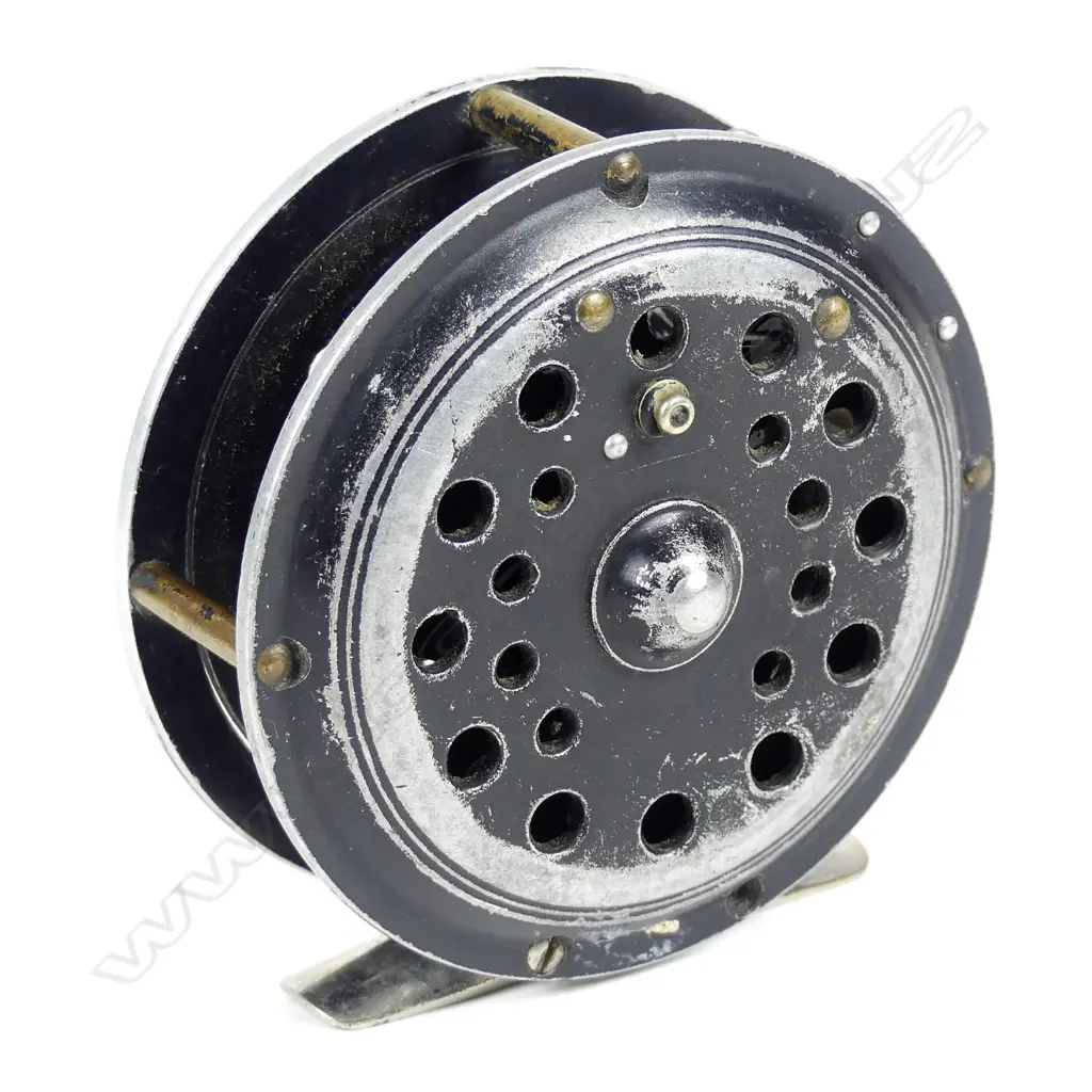 U.S. PFLEUGER 3¼" GEM FLY REEL WITH JAPANNED FINISH Image 1++