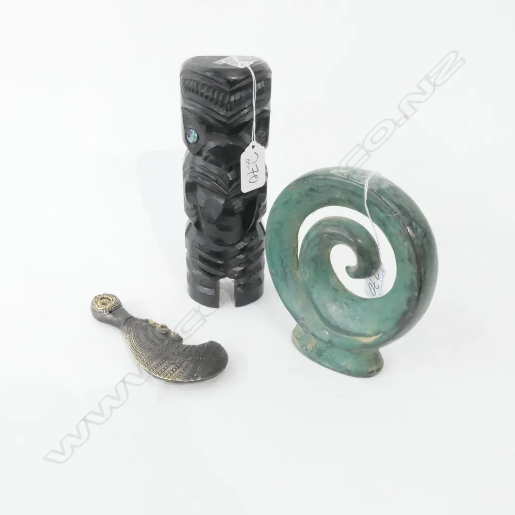 MAORI CARVED FIGURE WITH 2 OTHER MAORI DESIGN PIECES H 190 MM Image 1++