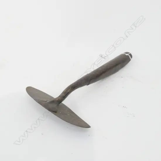 ANTIQUE "DARTMOUTH BIRMINGHAM" IRON HOE- NO END