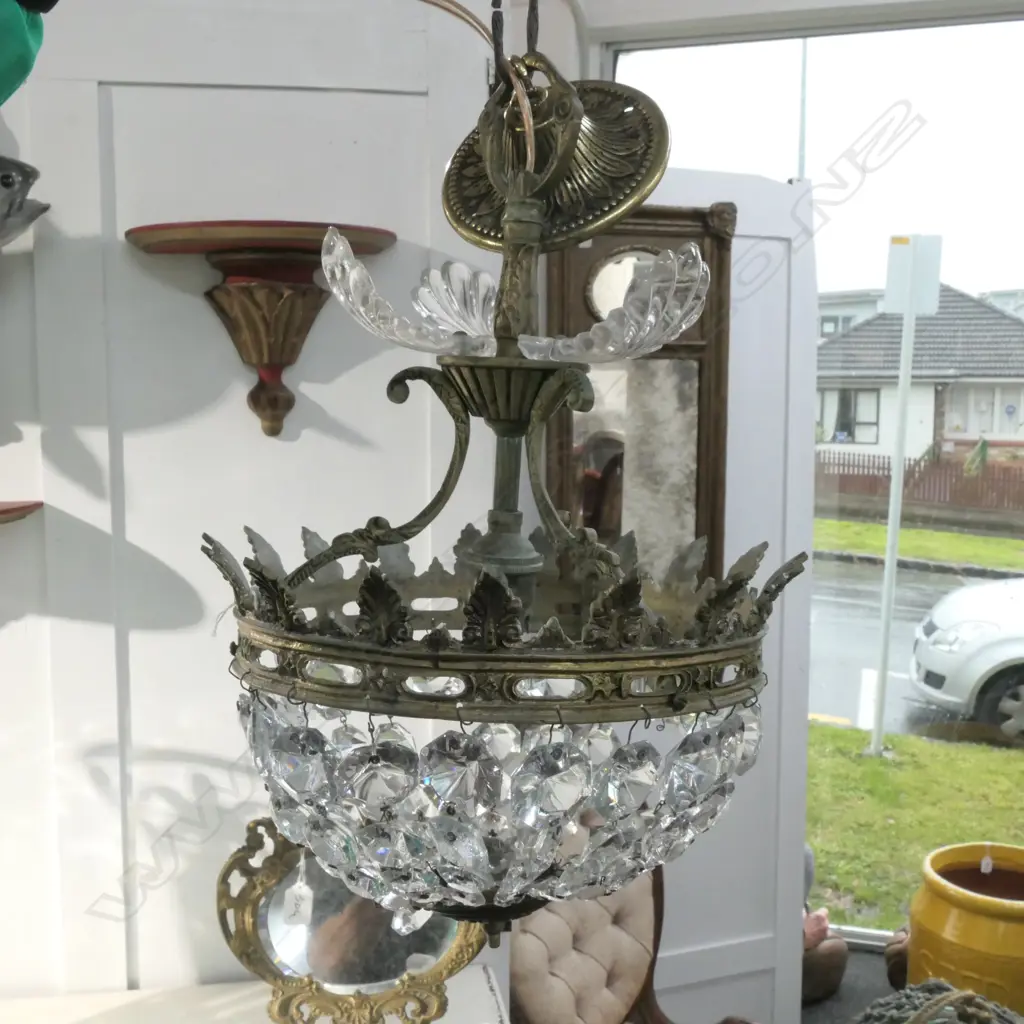 SMALL BASKET CHANDELIER Image 1++