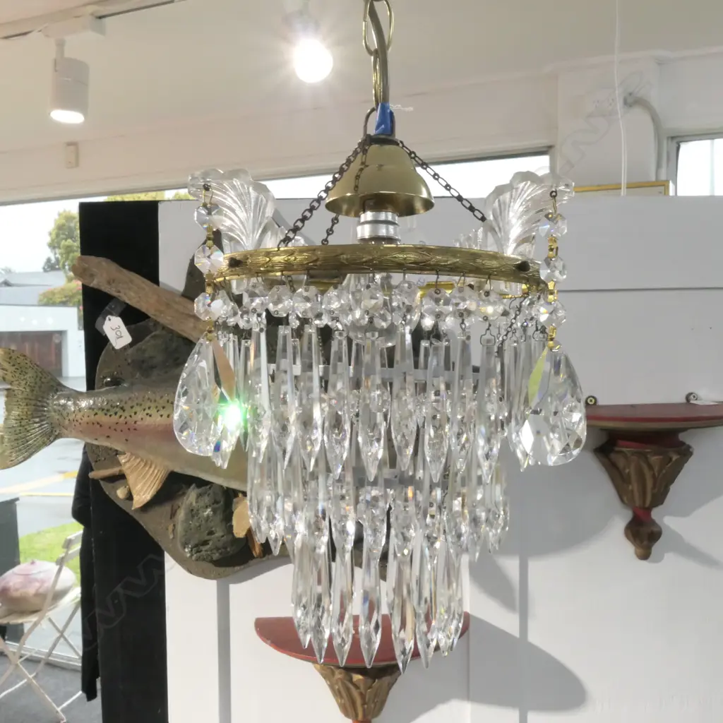 SMALL CRYSTAL TIERED CHANDELIER Image 1++