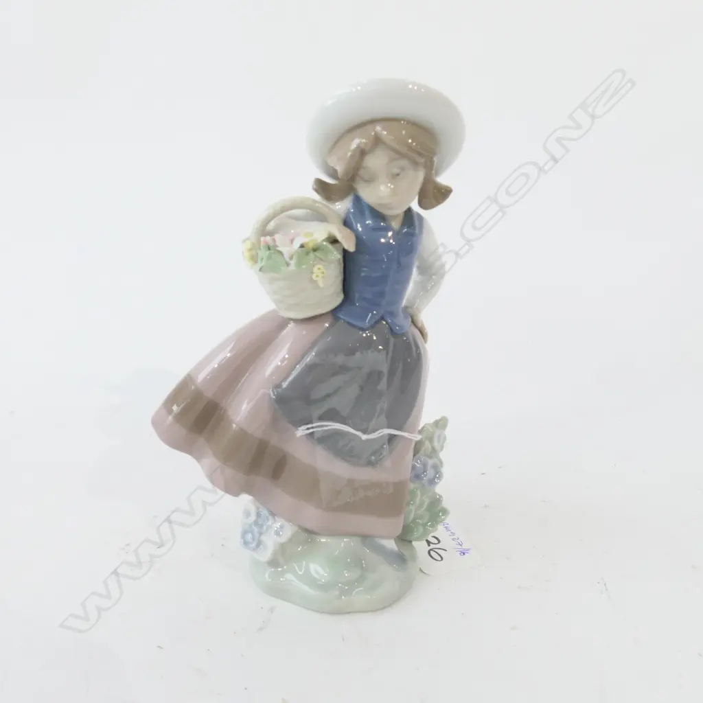 LLADRO  FIGURE GIRL WITH FLOWERS H 160 MM Image 1++