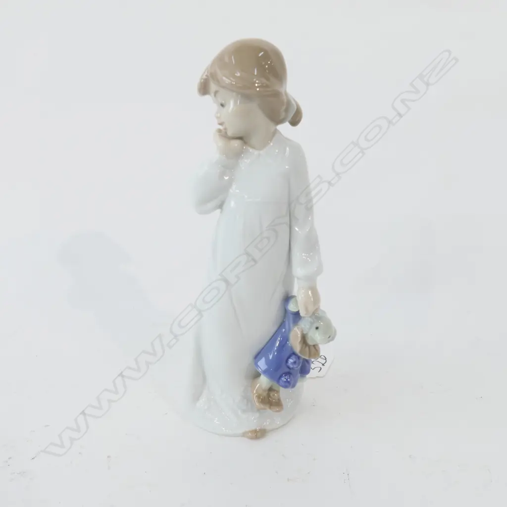 NAO FIGURE OF A YOUNG GIRL WITH TEDDY H 200 MM Image 1++
