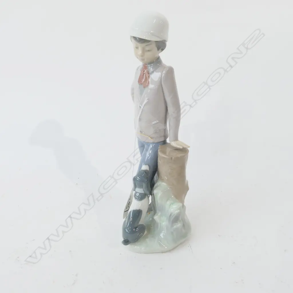 NAO FIGURE BOY WITH DOG H 210 MM Image 1++