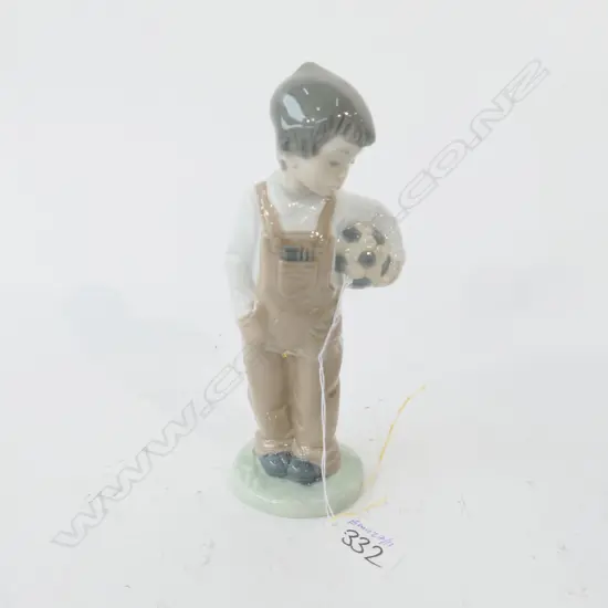 NAO FIGURE BOY WITH SOCCER BALL H 190 MM