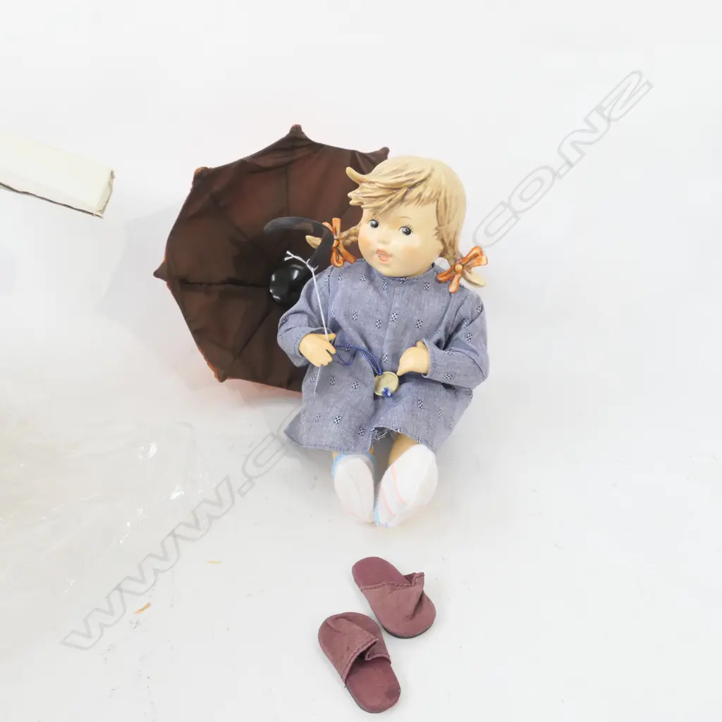 HUMMEL 'UMBRELLA GIRL CLOTH & VINYL DOLL', 1988 BY DANBURY MINT Image 1++