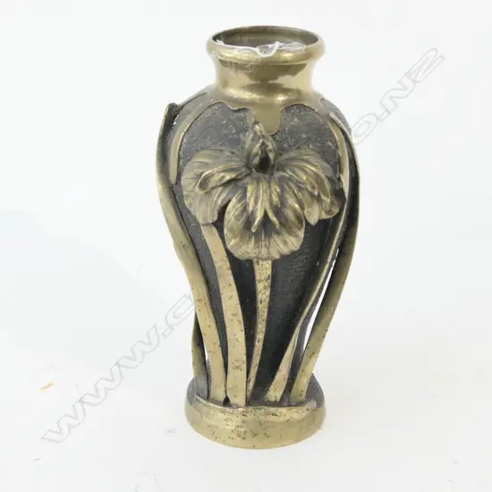 JAPANESE  KASI FLOWER VASE WITH FOUNDRY MARK H 230 MM 