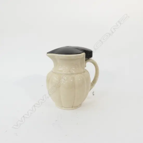 TEMUKA VINTAGE ELECTRIC JUG WITH BAKERLITE 'NEECO' BRAND IN LID