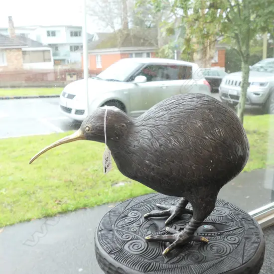 CAST BRONZE KIWI WITH POLISHED BEAK H 220 MM