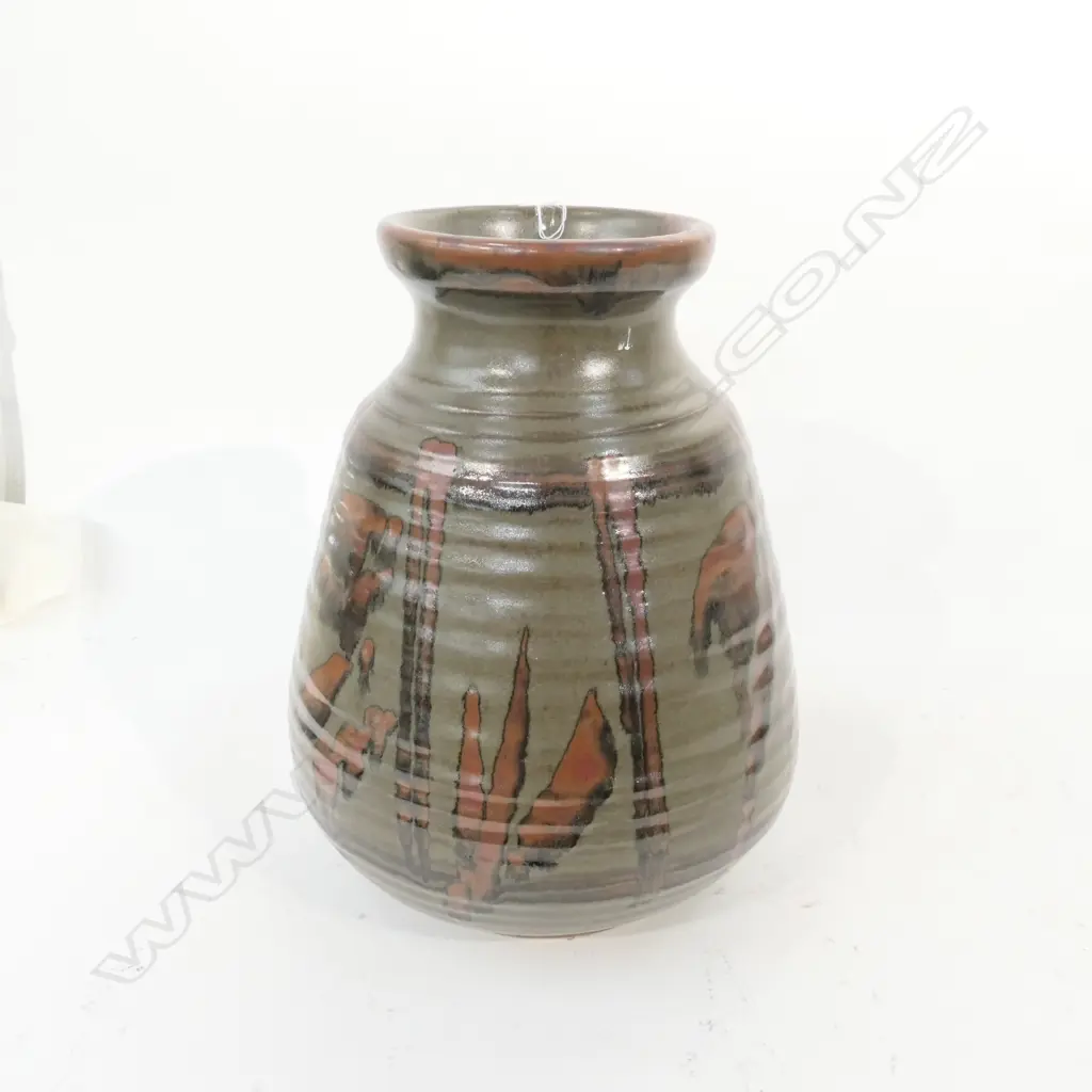 A large Carl Vendelbosch studio pottery vase Image 1++