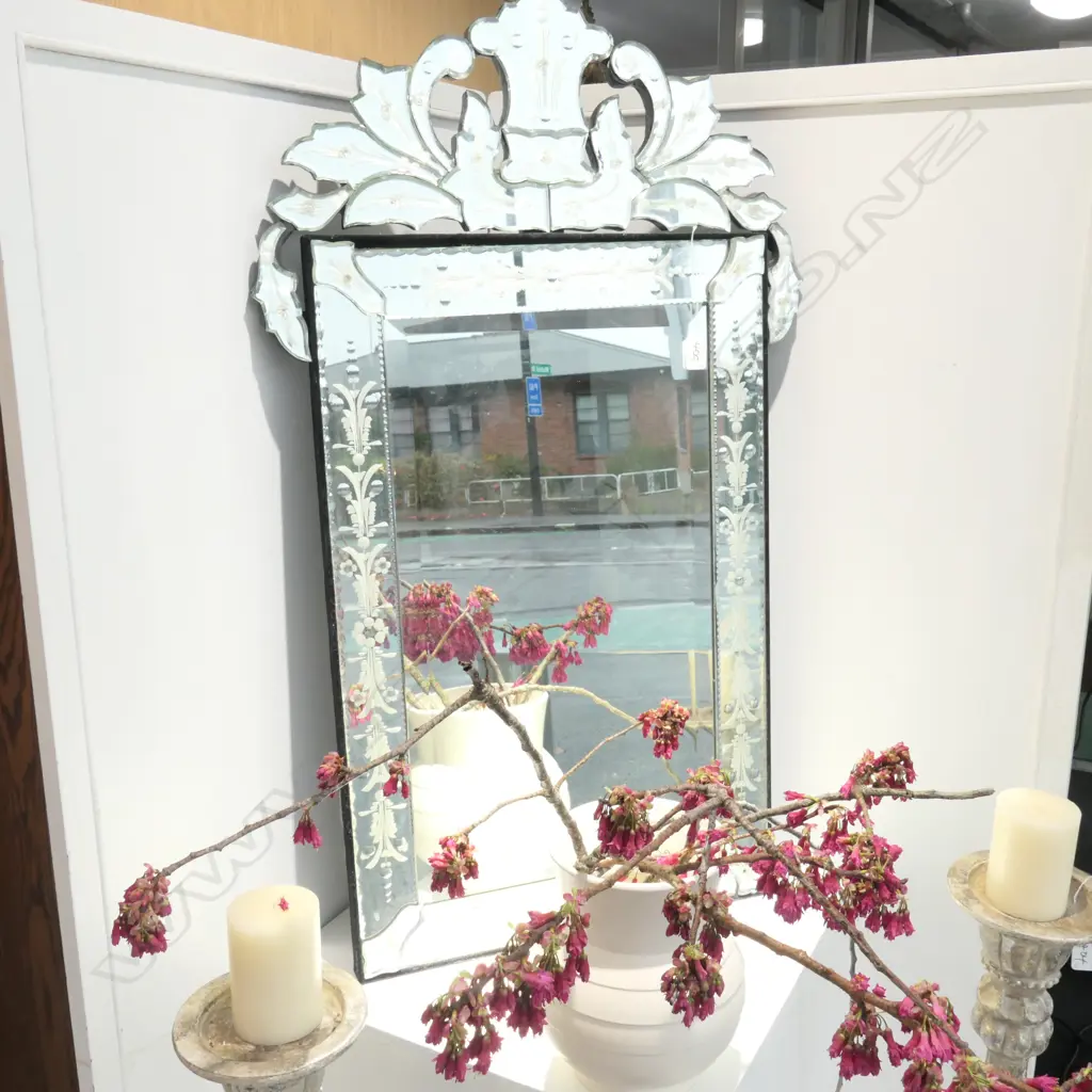 VENETIAN STYLE MIRROR 580 x 1000mm Image 1++