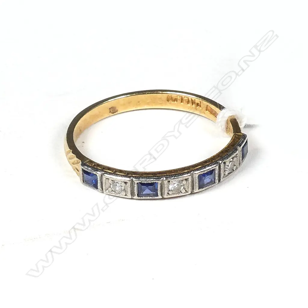 18CT GOLD SAPPHIRE & DIAMOND BAND, UK SIZE O 2.4gm Image 1++