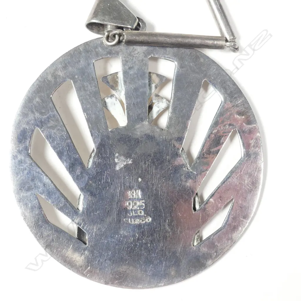 LG AZTEC BEATEN 925 S/SILVER PENDANT ON 925 CHAIN, TOTAL WEIGHT 49GM Image 1++