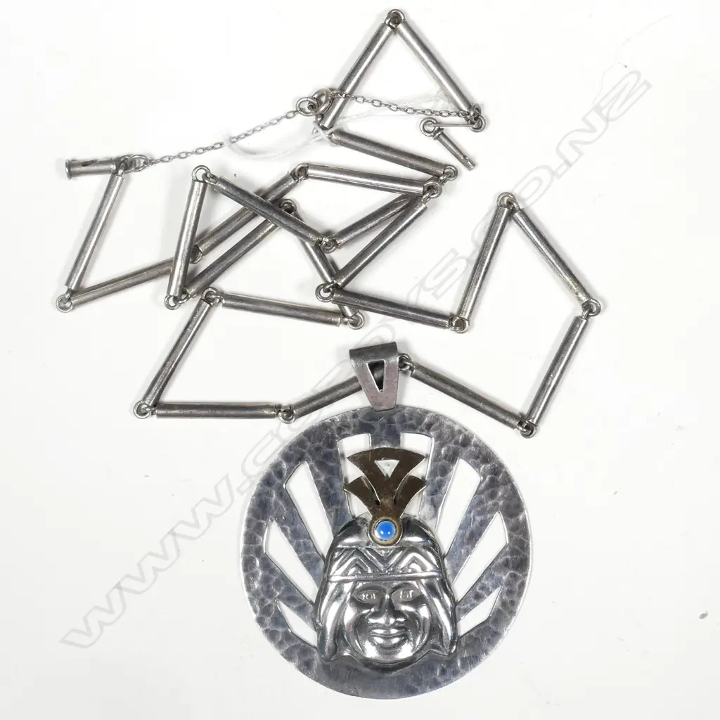 LG AZTEC BEATEN 925 S/SILVER PENDANT ON 925 CHAIN, TOTAL WEIGHT 49GM Image 1++