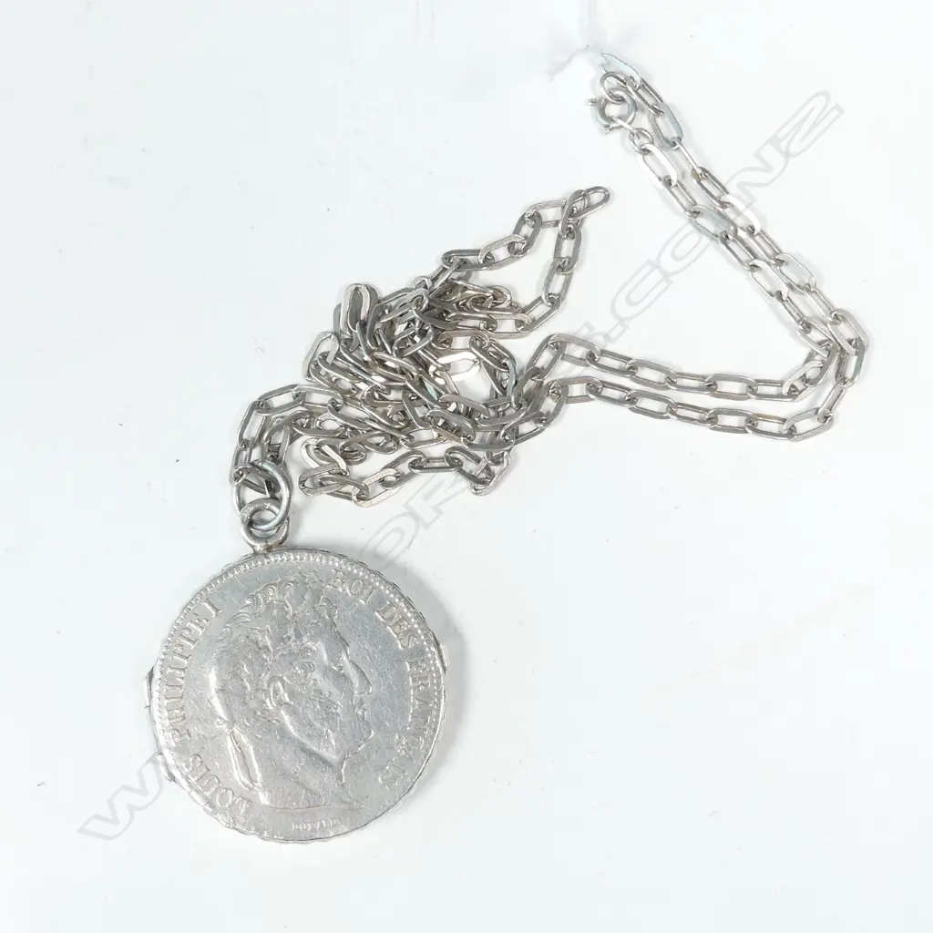 6 S/SILVER CHAINS WITH ASSORTED PENDANTS, TOTAL WEIGHT 20GM Image 1++