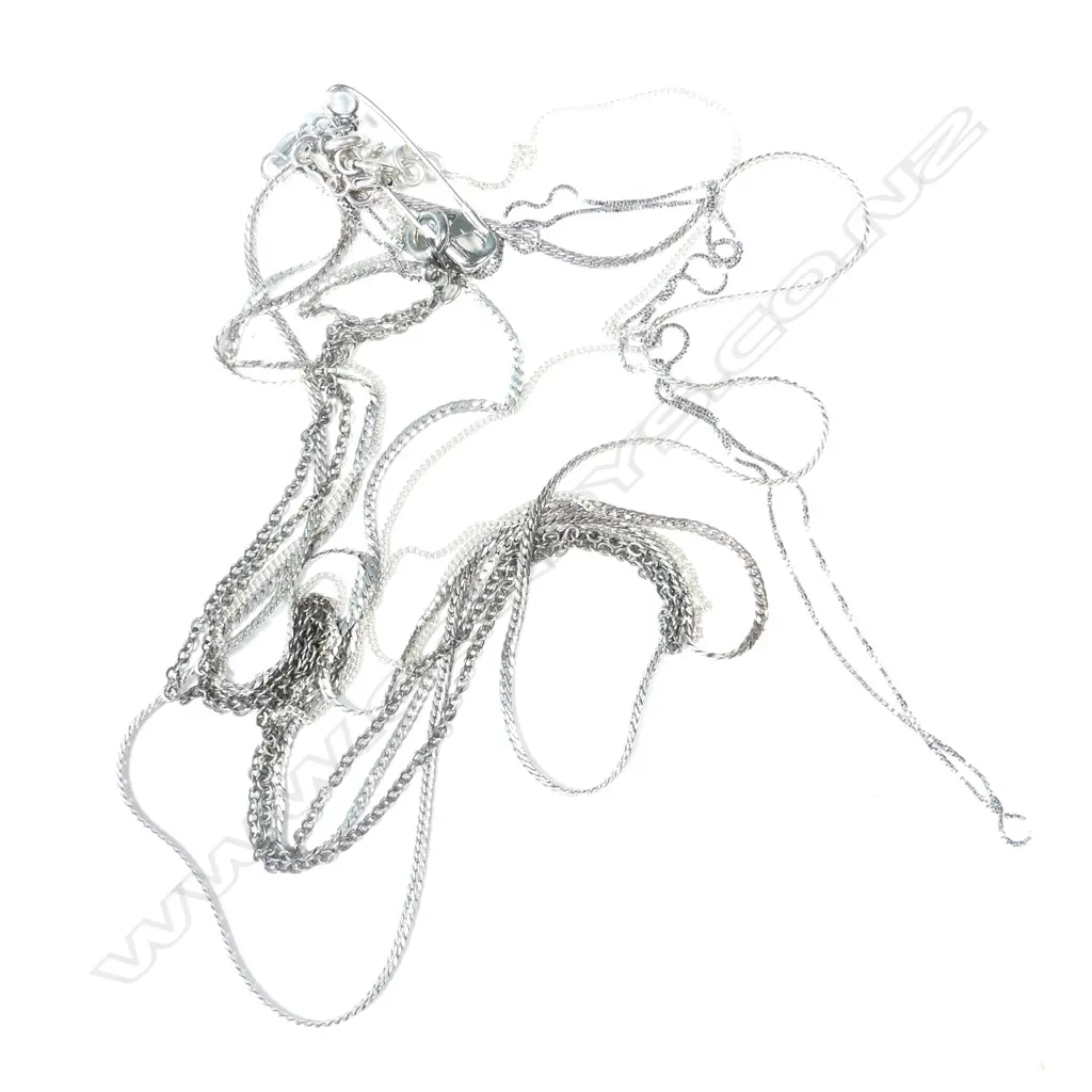 6 S/SILVER CHAINS WITH ASSORTED PENDANTS, TOTAL WEIGHT 20GM Image 1++