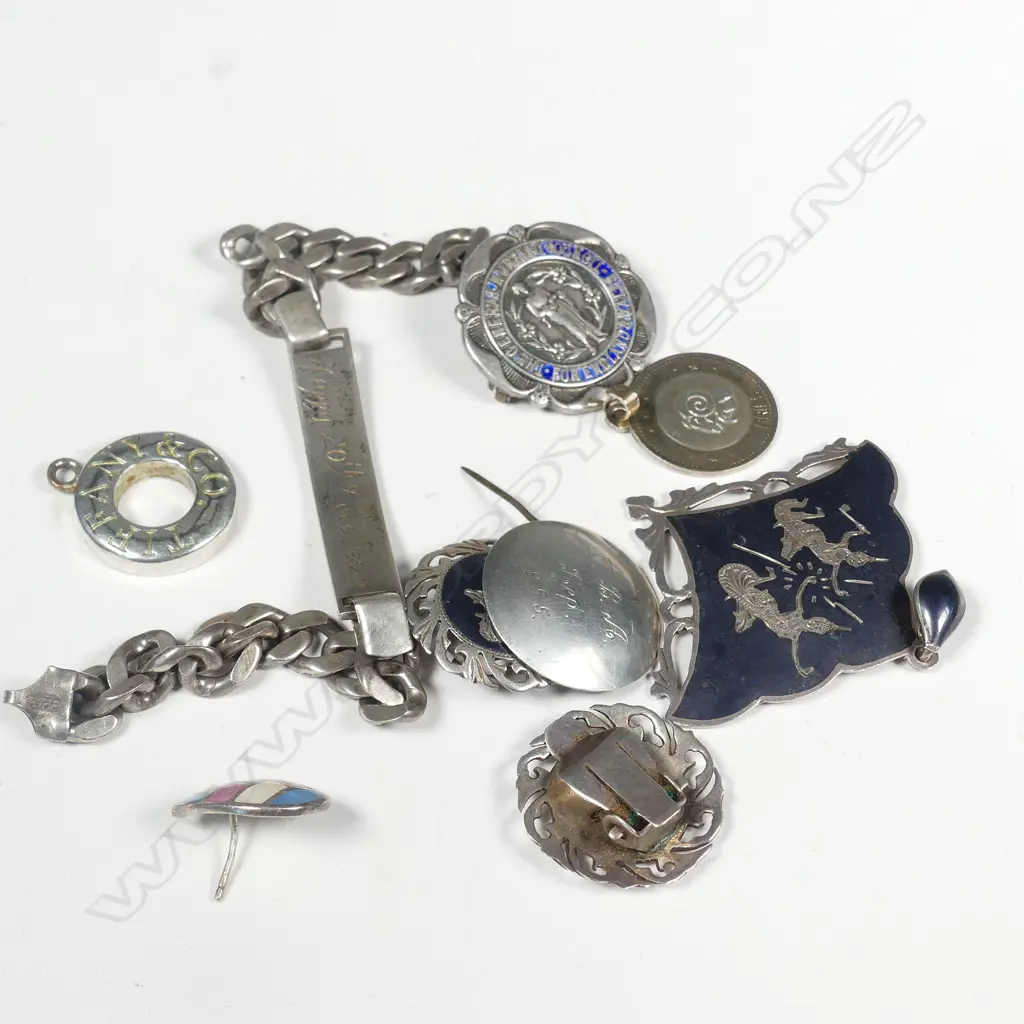 ASST SILVER PENDANTS & BADGES, ALL STAMPED, 65GM Image 1++