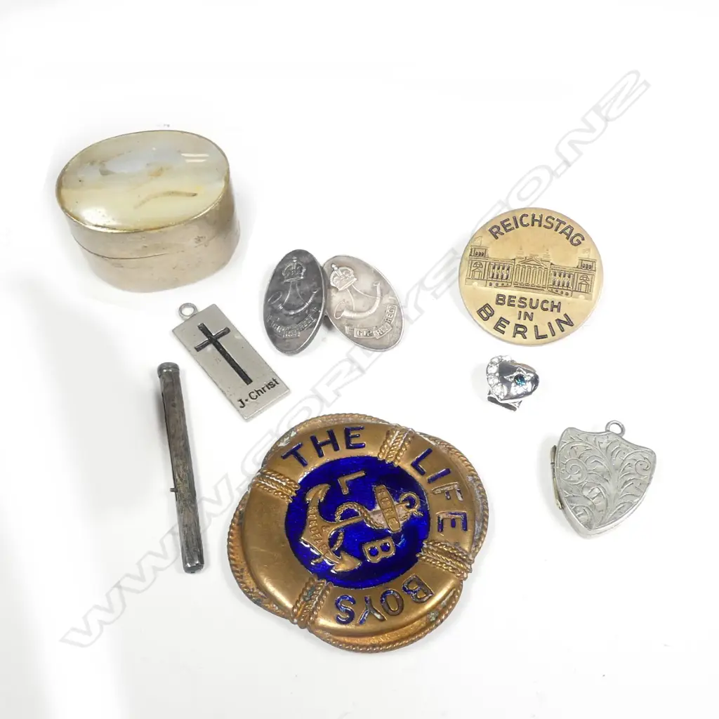 ASSTD SILVER & OTHER BADGES, ETC Image 1++