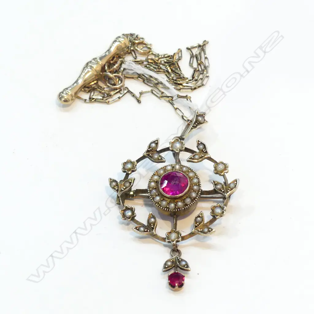 9CT EDWARDIAN SEED PEARL PENDANT ON CHAIN Image 1++