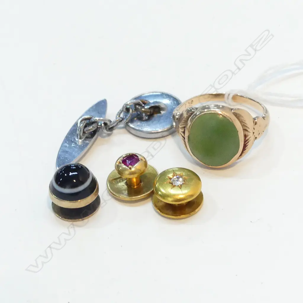 18CT DIAMOND STUD, 18CT RUBY STUD, 9CT GREENSTONE RING, 9CT AGATE STUD, SINGLE MOP CUFFLINK Image 1++
