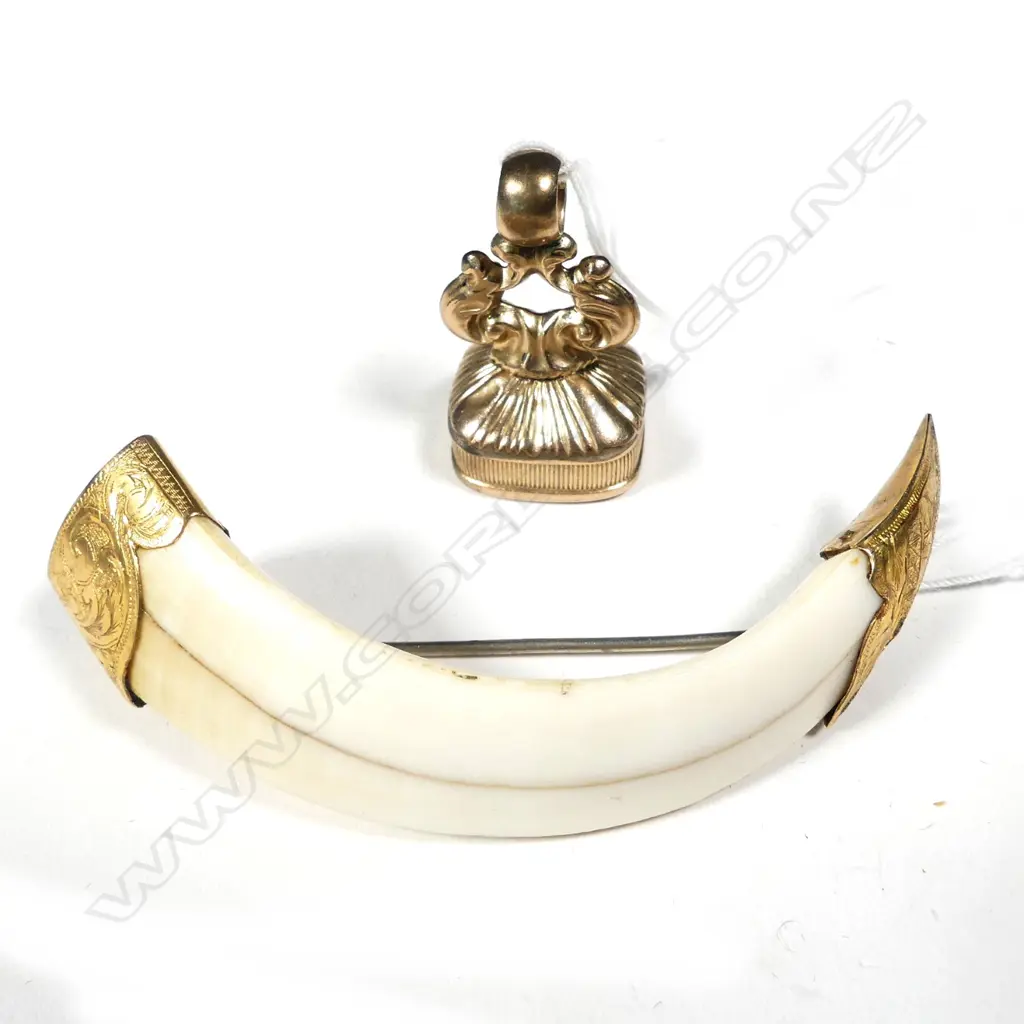 ANTIQUE GOLD & TUSK BROOCH, L. 80MM & GOLD PLATED CARNELIAN FOB SEAL Image 1++