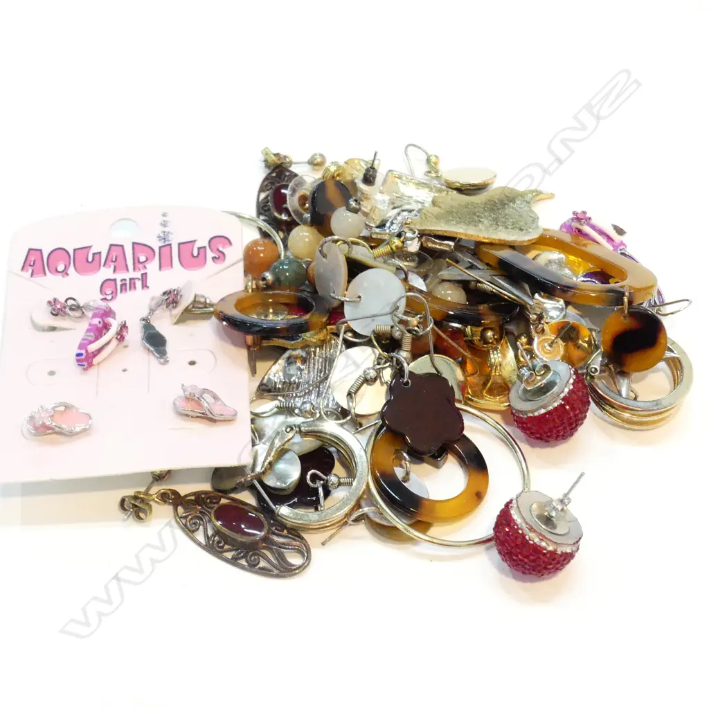 ASST EARRINGS Image 1++