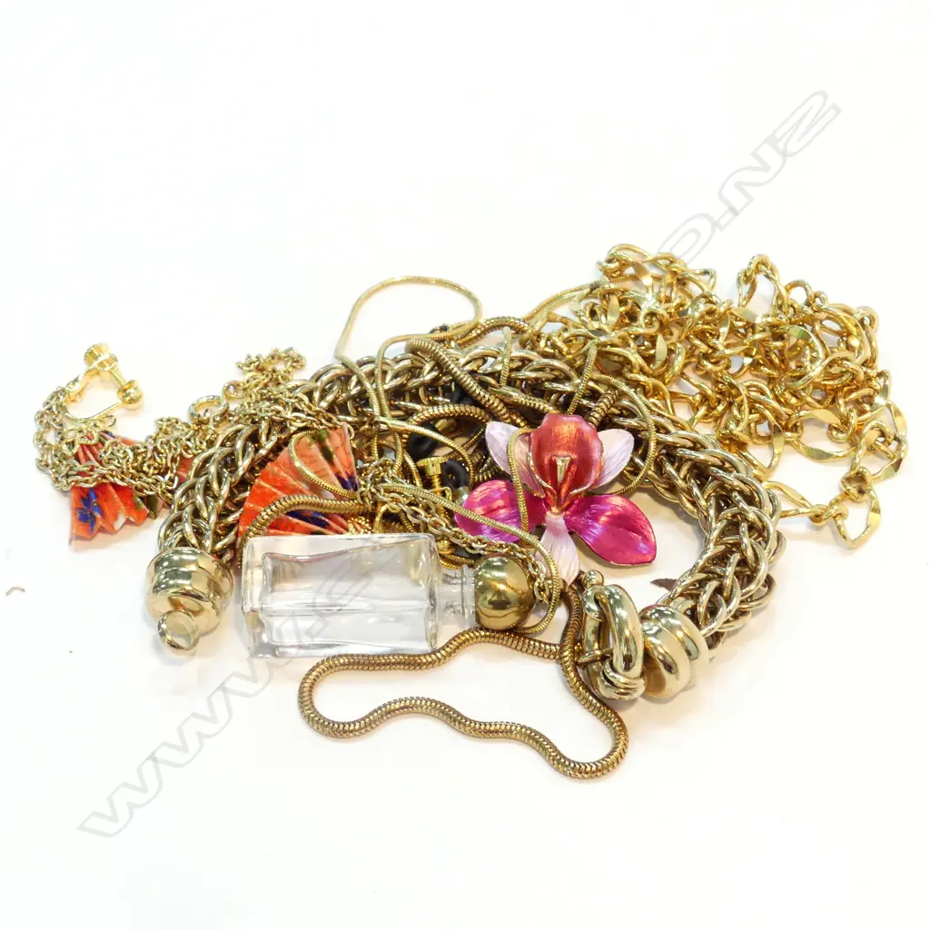 BOX OF ASSORTED GOLD PLATED JEWELLERY, ETC Image 1++