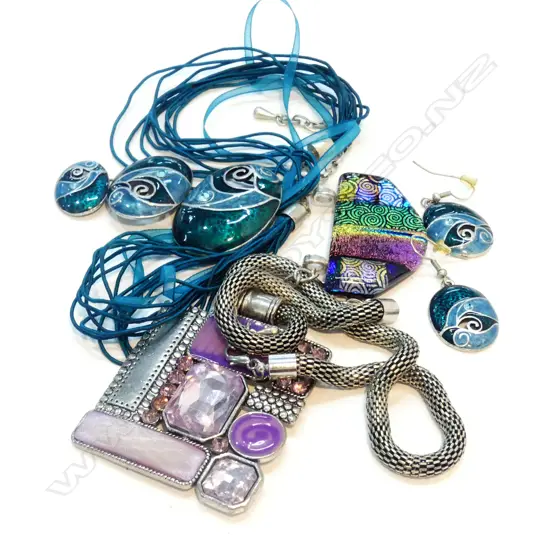 ASSORTMENT OF ENAMEL PENDANTS/EARRINGS, ETC